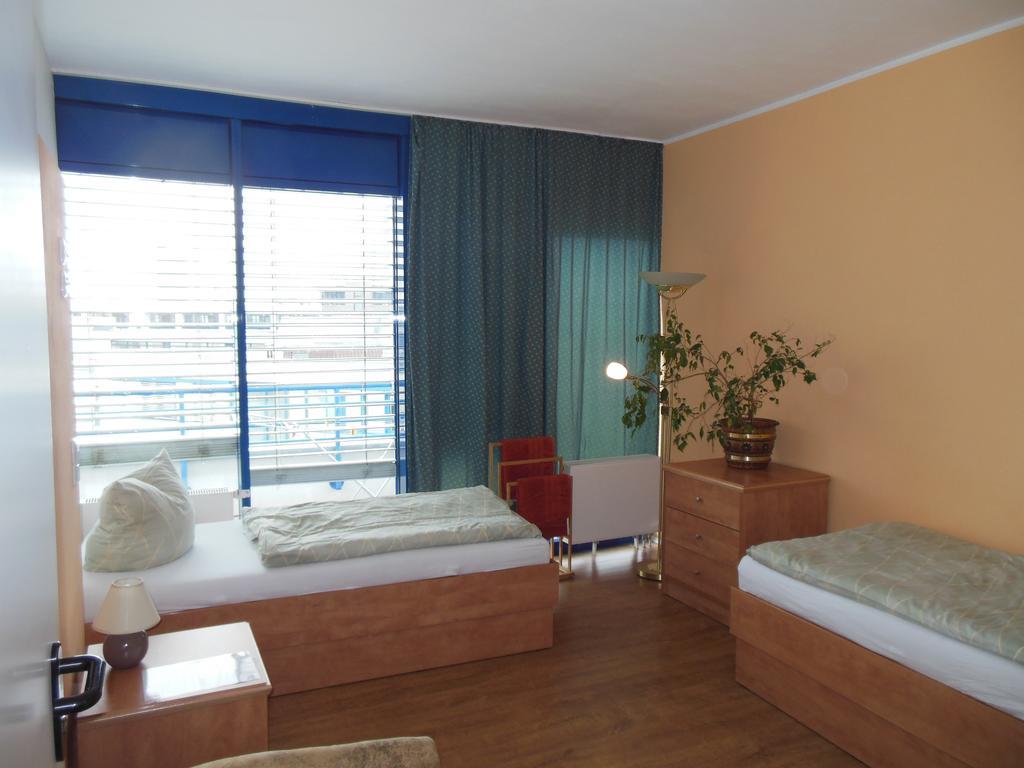 Lut10Her Sky-Fly Hotell Leipzig Rum bild