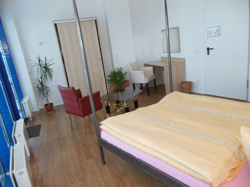 Lut10Her Sky-Fly Hotell Leipzig Rum bild