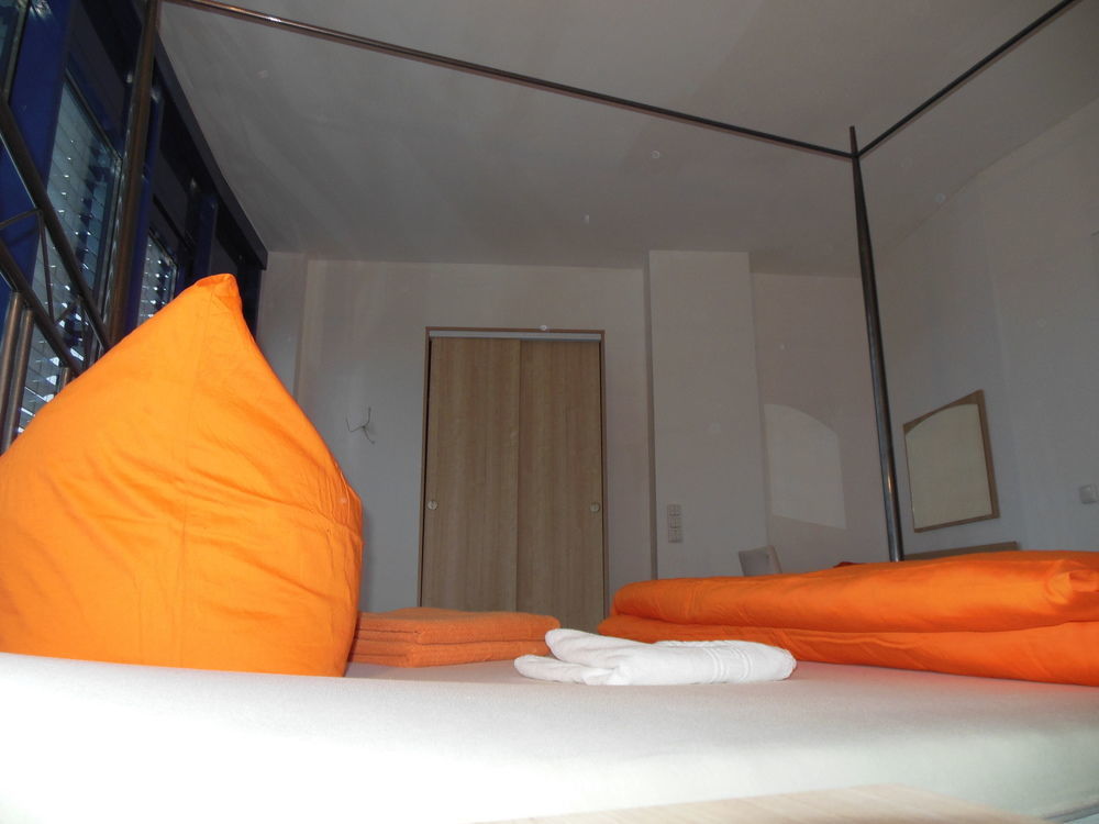 Lut10Her Sky-Fly Hotell Leipzig Exteriör bild